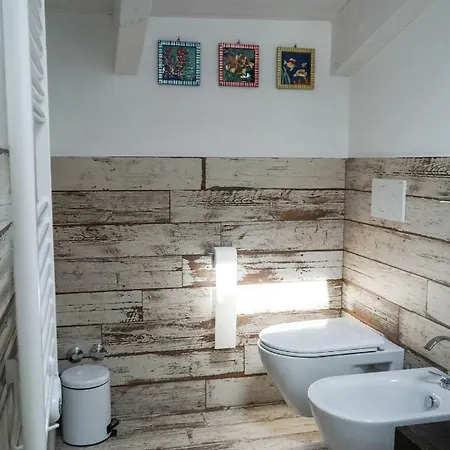 Attico 72 Bed & Breakfast 4*