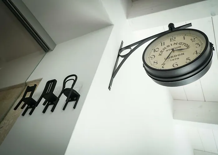 Attico 72 Bed & Breakfast 4*